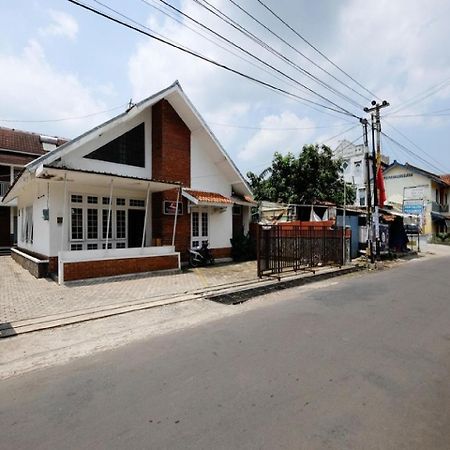 Reddoorz Near Moro Mall Purwokerto Ngoại thất bức ảnh