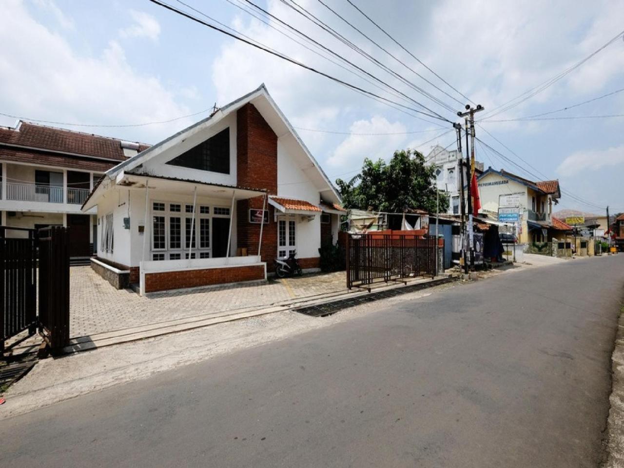 Reddoorz Near Moro Mall Purwokerto Ngoại thất bức ảnh