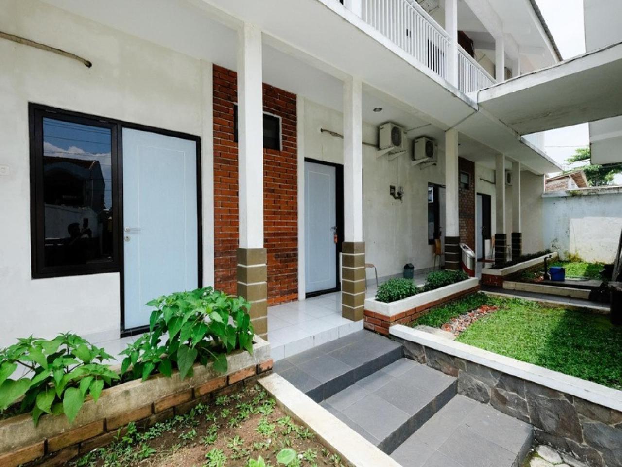 Reddoorz Near Moro Mall Purwokerto Ngoại thất bức ảnh